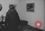Standbild Ein Teenager-Paar Kanada, 1968, aus Sekunde 12 historischem Filmmaterial Videoclip 65675078449