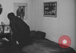 Standbild Ein Teenager-Paar Kanada, 1968, aus Sekunde 13 historischem Filmmaterial Videoclip 65675078449