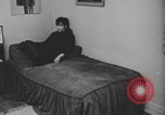 Standbild Ein Teenager-Paar Kanada, 1968, aus Sekunde 16 historischem Filmmaterial Videoclip 65675078449