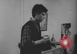 Standbild Ein Teenager-Paar Kanada, 1968, aus Sekunde 21 historischem Filmmaterial Videoclip 65675078449