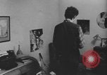 Standbild Ein Teenager-Paar Kanada, 1968, aus Sekunde 23 historischem Filmmaterial Videoclip 65675078449