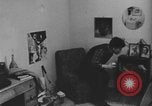 Standbild Ein Teenager-Paar Kanada, 1968, aus Sekunde 25 historischem Filmmaterial Videoclip 65675078449