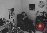 Standbild Ein Teenager-Paar Kanada, 1968, aus Sekunde 27 historischem Filmmaterial Videoclip 65675078449