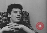 Standbild Ein Teenager-Paar Kanada, 1968, aus Sekunde 32 historischem Filmmaterial Videoclip 65675078449