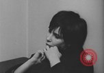 Standbild Ein Teenager-Paar Kanada, 1968, aus Sekunde 35 historischem Filmmaterial Videoclip 65675078449