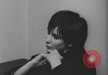 Standbild Ein Teenager-Paar Kanada, 1968, aus Sekunde 37 historischem Filmmaterial Videoclip 65675078449