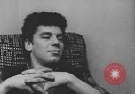 Standbild Ein Teenager-Paar Kanada, 1968, aus Sekunde 38 historischem Filmmaterial Videoclip 65675078449