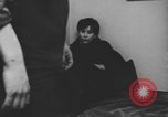 Standbild Ein Teenager-Paar Kanada, 1968, aus Sekunde 42 historischem Filmmaterial Videoclip 65675078449