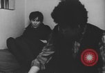 Standbild Ein Teenager-Paar Kanada, 1968, aus Sekunde 44 historischem Filmmaterial Videoclip 65675078449