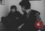 Standbild Ein Teenager-Paar Kanada, 1968, aus Sekunde 45 historischem Filmmaterial Videoclip 65675078449