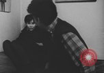 Standbild Ein Teenager-Paar Kanada, 1968, aus Sekunde 46 historischem Filmmaterial Videoclip 65675078449