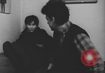 Standbild Ein Teenager-Paar Kanada, 1968, aus Sekunde 47 historischem Filmmaterial Videoclip 65675078449