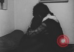 Standbild Ein Teenager-Paar Kanada, 1968, aus Sekunde 51 historischem Filmmaterial Videoclip 65675078449