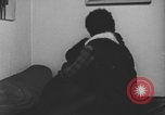 Standbild Ein Teenager-Paar Kanada, 1968, aus Sekunde 54 historischem Filmmaterial Videoclip 65675078449