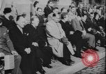 Standbild Tschechoslowakei Säuberung Prag Tschechoslowakei, 1948, aus Sekunde 16 historischem Filmmaterial Videoclip 65675078473