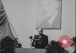 Standbild Tschechoslowakei Säuberung Prag Tschechoslowakei, 1948, aus Sekunde 22 historischem Filmmaterial Videoclip 65675078473