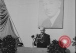 Standbild Tschechoslowakei Säuberung Prag Tschechoslowakei, 1948, aus Sekunde 24 historischem Filmmaterial Videoclip 65675078473