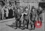 Standbild Tschechoslowakei Säuberung Prag Tschechoslowakei, 1948, aus Sekunde 36 historischem Filmmaterial Videoclip 65675078473