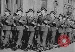 Standbild Tschechoslowakei Säuberung Prag Tschechoslowakei, 1948, aus Sekunde 49 historischem Filmmaterial Videoclip 65675078473