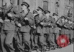 Standbild Tschechoslowakei Säuberung Prag Tschechoslowakei, 1948, aus Sekunde 51 historischem Filmmaterial Videoclip 65675078473
