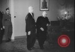 Standbild Tschechoslowakei Säuberung Prag Tschechoslowakei, 1948, aus Sekunde 55 historischem Filmmaterial Videoclip 65675078473