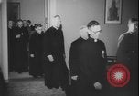 Standbild Tschechoslowakei Säuberung Prag Tschechoslowakei, 1948, aus Sekunde 58 historischem Filmmaterial Videoclip 65675078473