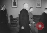 Standbild Tschechoslowakei Säuberung Prag Tschechoslowakei, 1948, aus Sekunde 62 historischem Filmmaterial Videoclip 65675078473