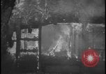 Image feu de village Îles Ryukyu d'Okinawa, 1945, de la seconde 6 séquences d'archives historiques vidéo 65675078489