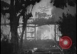 Image feu de village Îles Ryukyu d'Okinawa, 1945, de la seconde 13 séquences d'archives historiques vidéo 65675078489