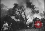 Image feu de village Îles Ryukyu d'Okinawa, 1945, de la seconde 56 séquences d'archives historiques vidéo 65675078489