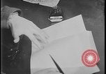Standbild V-Mail United States USA, 1944, aus Sekunde 39 historischem Filmmaterial Videoclip 65675078493
