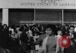 Standbild Die Vereinigten Staaten brechen die diplomatischen Beziehungen Havanna Kuba, 1961, aus Sekunde 54 historischem Filmmaterial Videoclip 65675078508