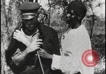 Image David Livingstone meurt Zambie, 1925, de la seconde 28 séquences d'archives historiques vidéo 65675078577