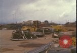 Standbild C-130 Landung Vietnamkrieg Khe Sanh Vietnam, 1968, aus Sekunde 14 historischem Filmmaterial Videoclip 65675078592