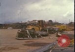 Standbild C-130 Landung Vietnamkrieg Khe Sanh Vietnam, 1968, aus Sekunde 15 historischem Filmmaterial Videoclip 65675078592