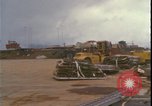 Standbild C-130 Landung Vietnamkrieg Khe Sanh Vietnam, 1968, aus Sekunde 17 historischem Filmmaterial Videoclip 65675078592