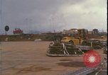 Standbild C-130 Landung Vietnamkrieg Khe Sanh Vietnam, 1968, aus Sekunde 18 historischem Filmmaterial Videoclip 65675078592