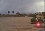 Standbild C-130 Landung Vietnamkrieg Khe Sanh Vietnam, 1968, aus Sekunde 21 historischem Filmmaterial Videoclip 65675078592