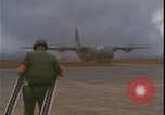 Standbild C-130 Landung Vietnamkrieg Khe Sanh Vietnam, 1968, aus Sekunde 50 historischem Filmmaterial Videoclip 65675078592