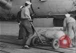 Standbild Blimp Bomben u-Boote Atlantik, 1943, aus Sekunde 7 historischem Filmmaterial Videoclip 65675078597