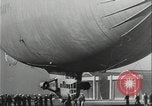 Standbild Blimp Bomben u-Boote Atlantik, 1943, aus Sekunde 11 historischem Filmmaterial Videoclip 65675078597