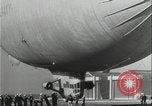 Standbild Blimp Bomben u-Boote Atlantik, 1943, aus Sekunde 13 historischem Filmmaterial Videoclip 65675078597