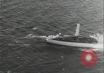Standbild Blimp Bomben u-Boote Atlantik, 1943, aus Sekunde 23 historischem Filmmaterial Videoclip 65675078597
