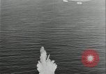 Standbild Blimp Bomben u-Boote Atlantik, 1943, aus Sekunde 49 historischem Filmmaterial Videoclip 65675078597