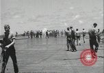 Standbild Antenne raid-Japanischen base Pazifischer Ozean, 1944, aus Sekunde 34 historischem Filmmaterial Videoclip 65675078598