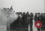 Standbild Antenne raid-Japanischen base Pazifischer Ozean, 1944, aus Sekunde 38 historischem Filmmaterial Videoclip 65675078598