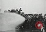 Standbild Antenne raid-Japanischen base Pazifischer Ozean, 1944, aus Sekunde 39 historischem Filmmaterial Videoclip 65675078598