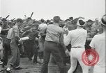 Standbild Antenne raid-Japanischen base Pazifischer Ozean, 1944, aus Sekunde 43 historischem Filmmaterial Videoclip 65675078598