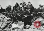 Standbild Alliierte Soldaten eindringenden Strand Pacific Theater, 1944, aus Sekunde 7 historischem Filmmaterial Videoclip 65675078603