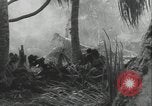 Standbild Alliierte Soldaten eindringenden Strand Pacific Theater, 1944, aus Sekunde 20 historischem Filmmaterial Videoclip 65675078603